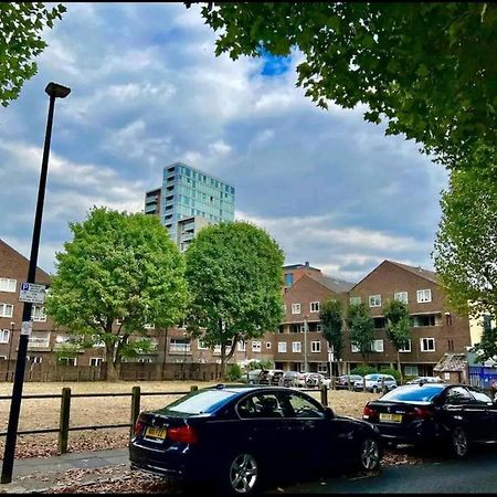 Lovely 2Br Suite In Bow, E3 Лондон Екстер'єр фото